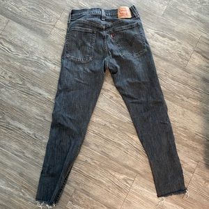 Shorts semi high waisted, jeans to the ankle